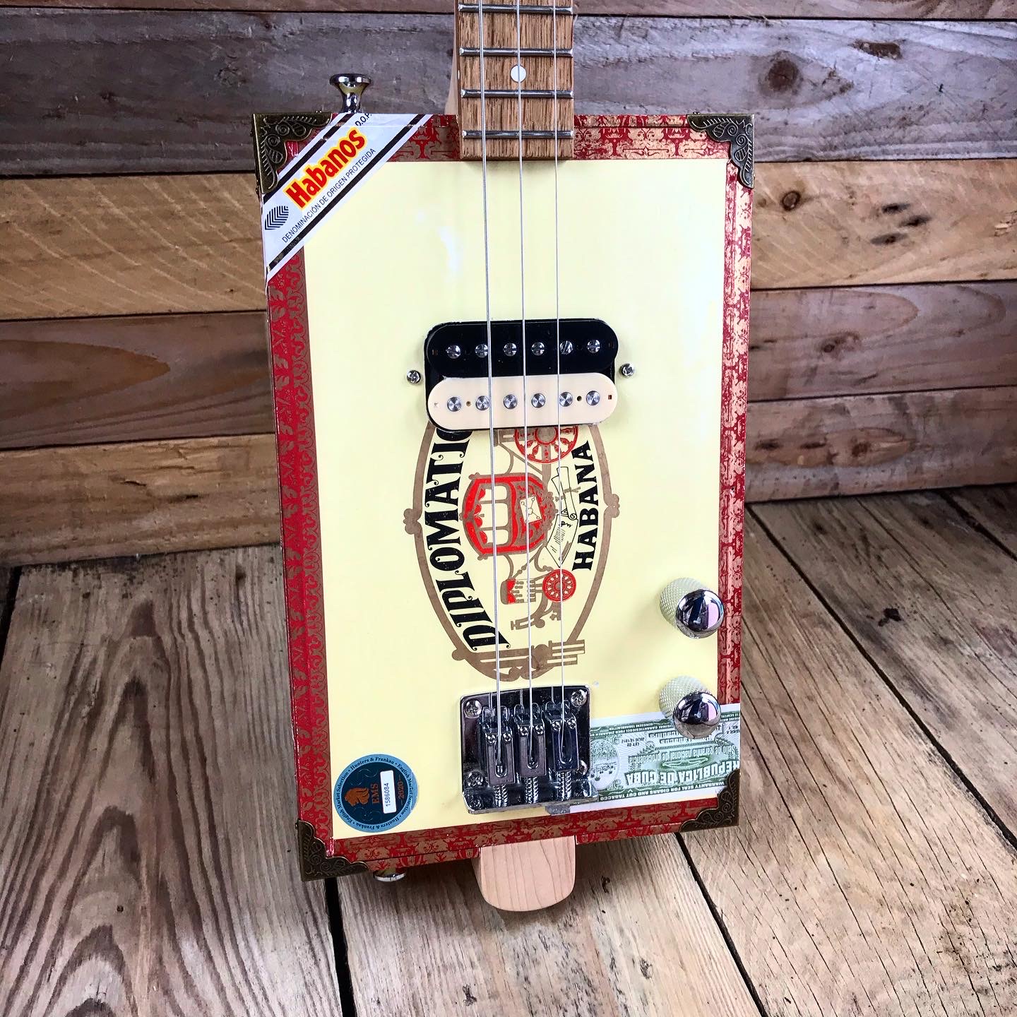 Diplomaticos 3 String Cigar Box Guitar Box Detail